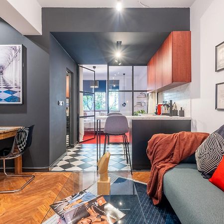 Central Art-Inspired Flat With Private Garage Sofia Buitenkant foto