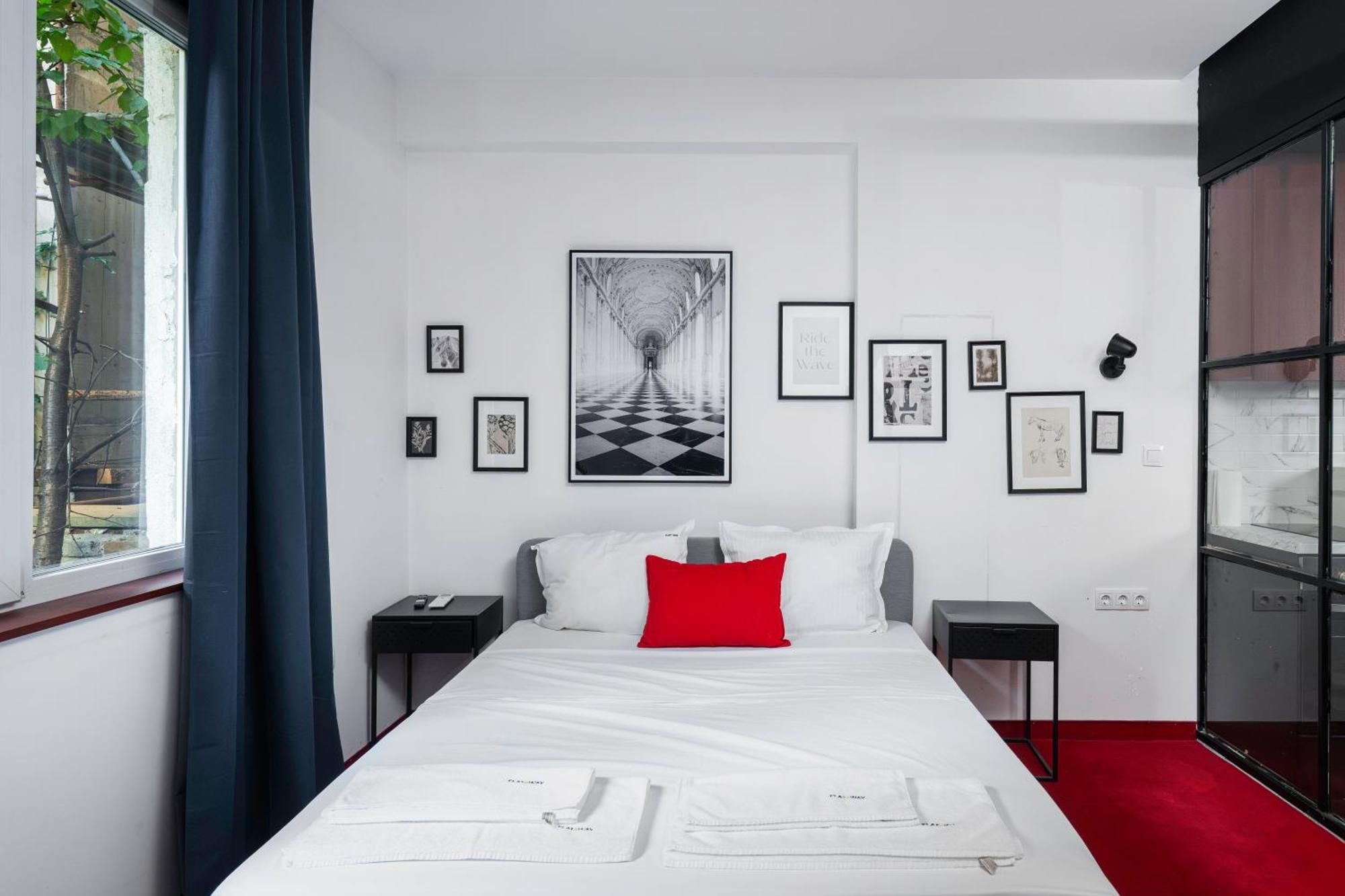 Central Art-Inspired Flat With Private Garage Sofia Buitenkant foto