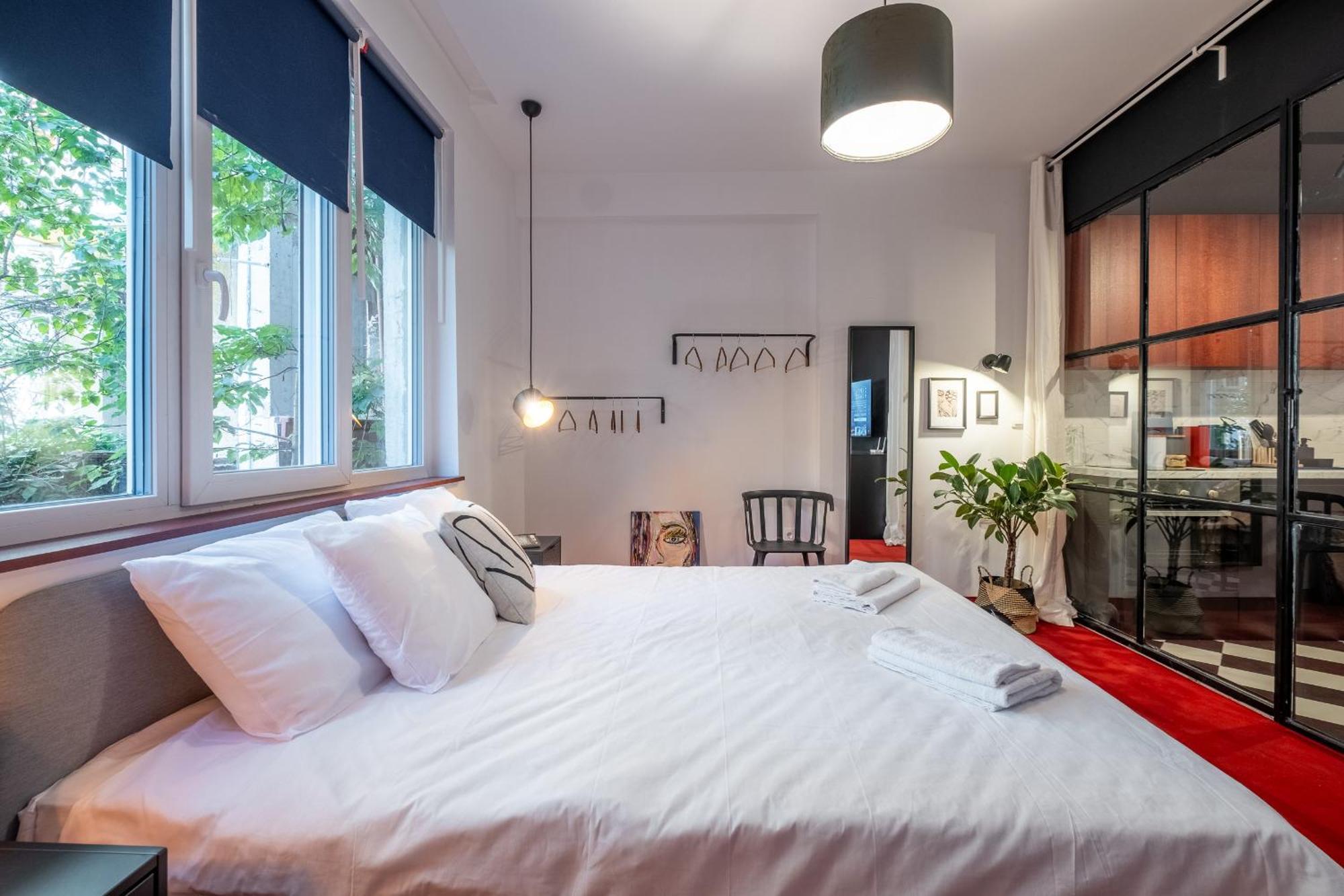 Central Art-Inspired Flat With Private Garage Sofia Buitenkant foto